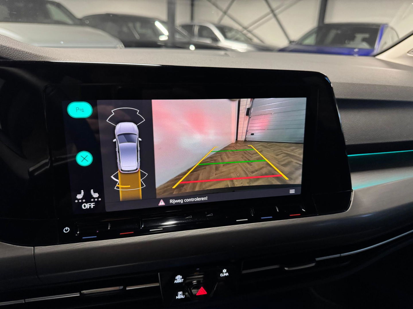 Volkswagen Golf 1.5 eTSI Life Business KEYLESS CAM