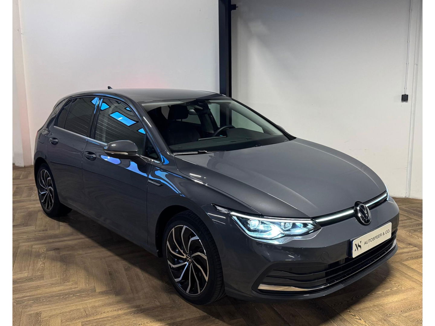 Volkswagen Golf 1.5 eTSI Life Business KEYLESS CAM