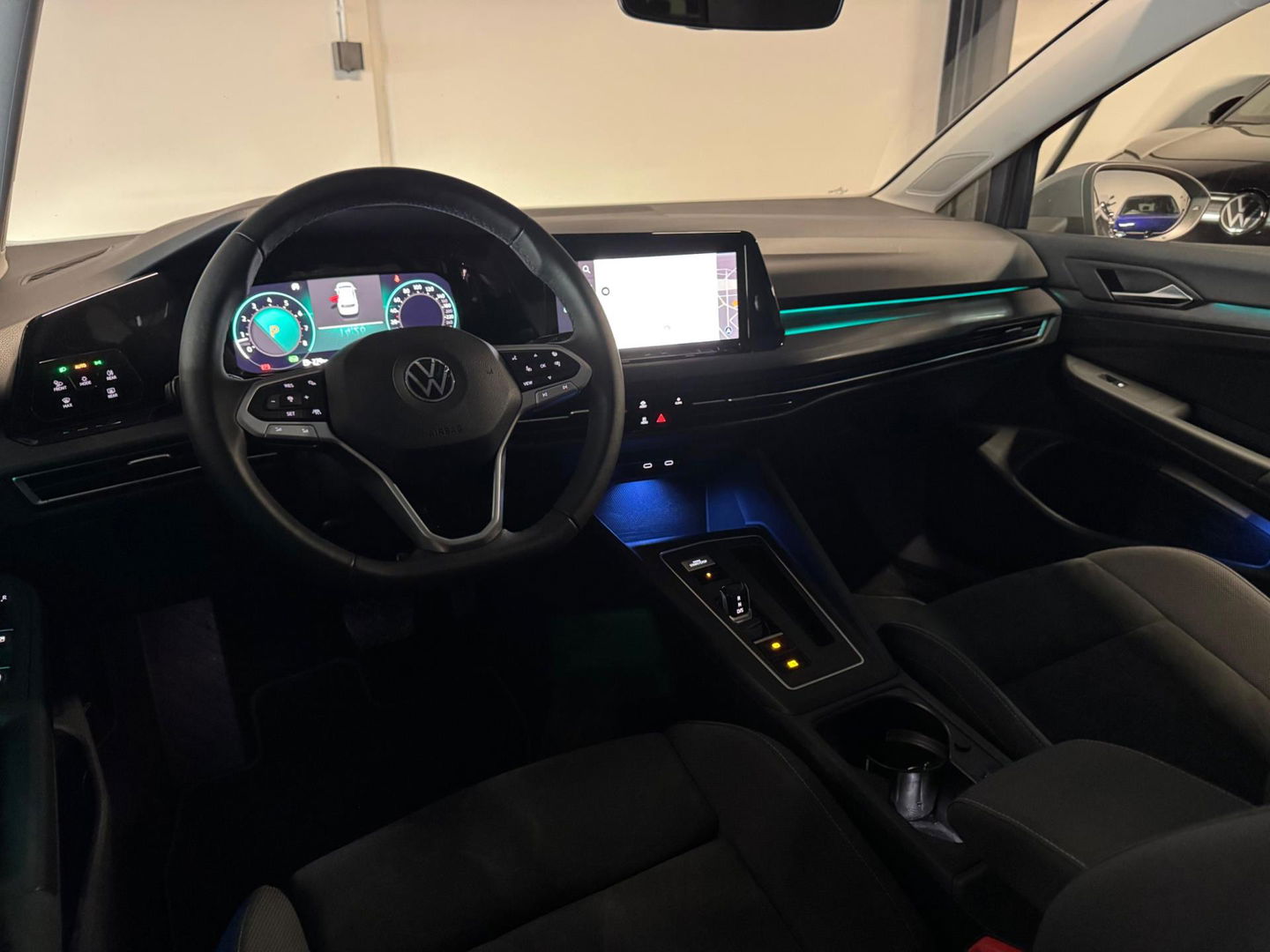 Volkswagen Golf 1.5 eTSI Life Business KEYLESS CAM