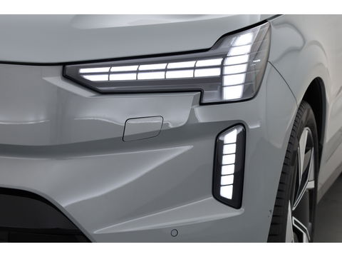 Volvo EX90 Twin Motor Plus 7p. 111 kWh | Luchtvering | B&W Audio | Pano | Climate | HUD | 22 inch |