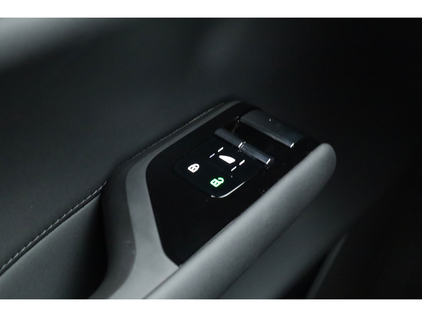 Volvo EX90 Twin Motor Plus 7p. 111 kWh | Luchtvering | B&W Audio | Pano | Climate | HUD | 22 inch |