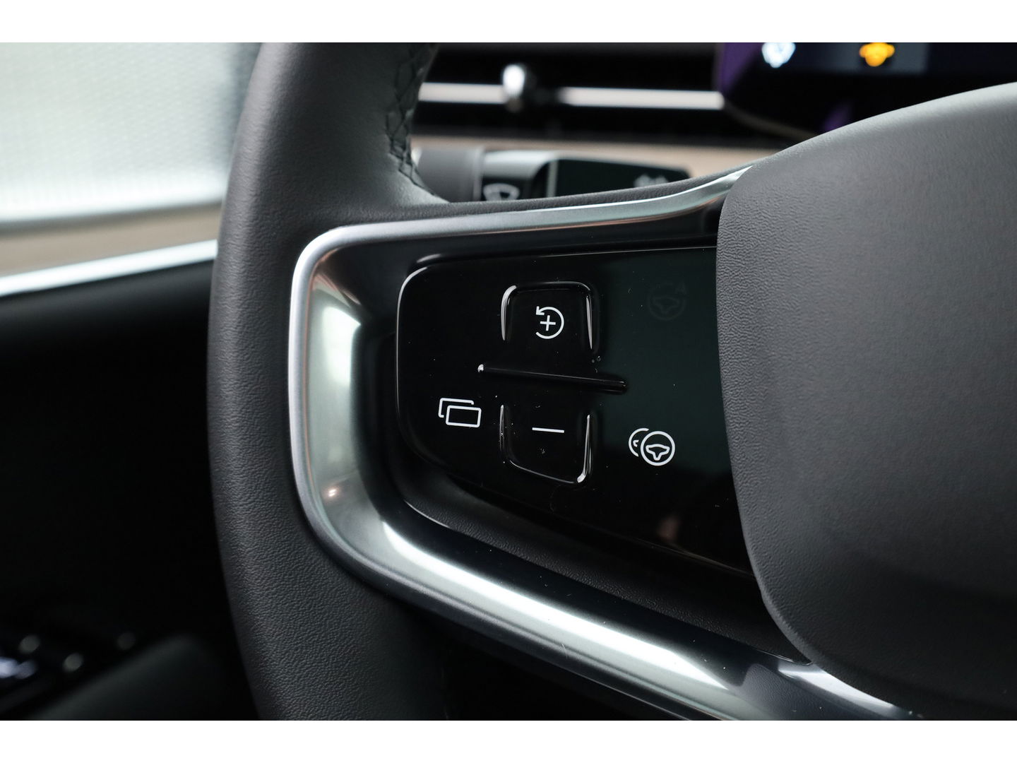 Volvo EX90 Twin Motor Plus 7p. 111 kWh | Luchtvering | B&W Audio | Pano | Climate | HUD | 22 inch |