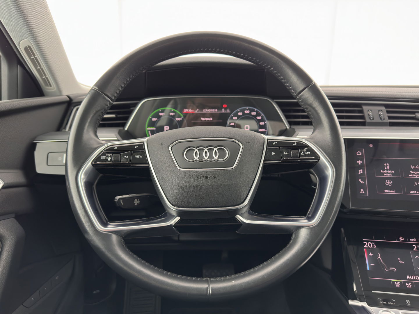 Audi e-tron 50 quattro Launch edition 71 kWh *DRIVE MOTOR AUDIBLE* [ 3-Fase ] {SOH-100%} Aut. *FULL-LED | DIGI-COCKPIT | NAVI-FULLMAP | HEATED-COMFORTSEATS | KEYLESS | AUDI-SOUND | KEYLESS | SHIFT-PADDLES | ECC | PDC | CRUISE | 20''ALU*