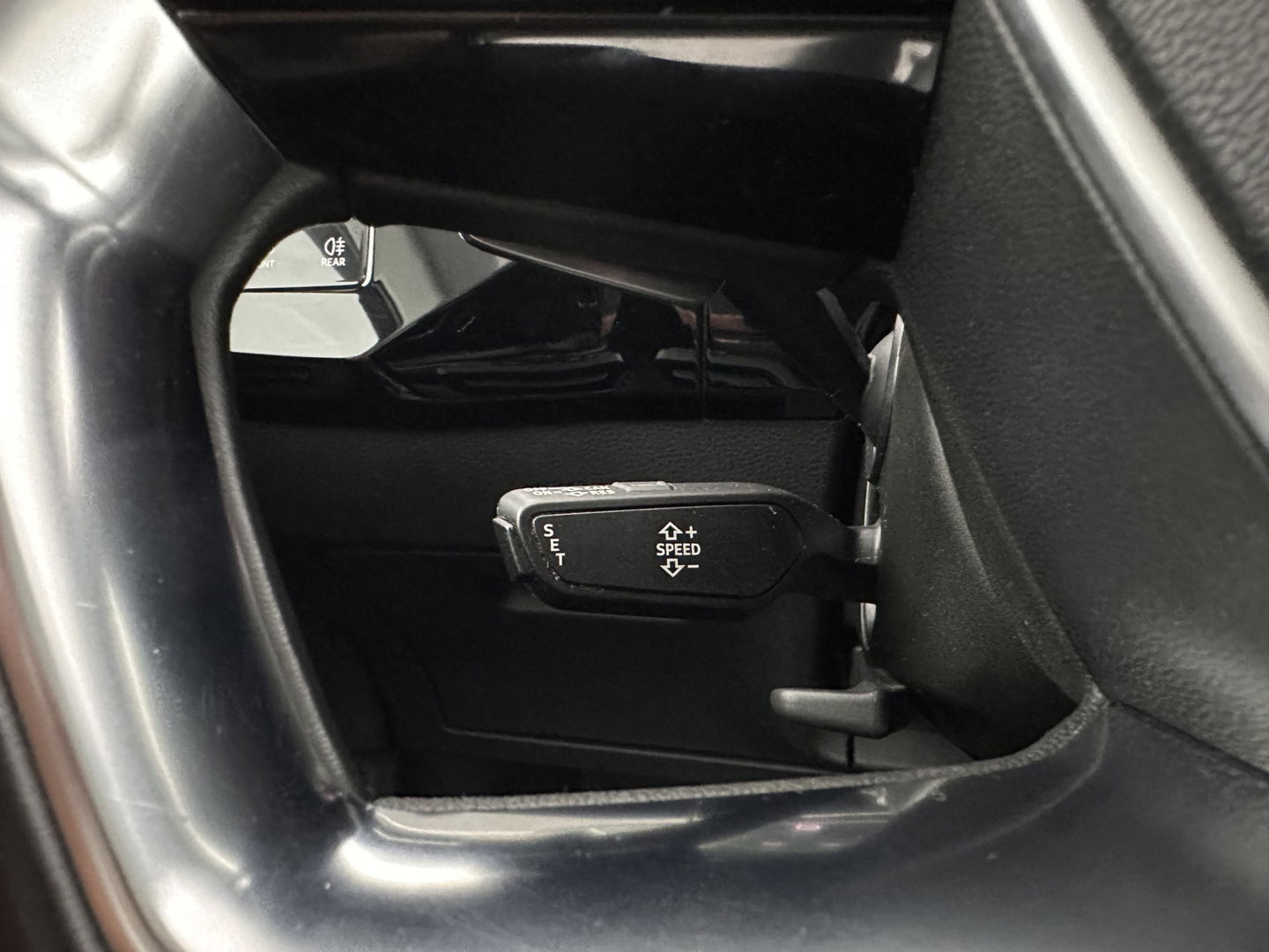 Audi e-tron 50 quattro Launch edition 71 kWh *DRIVE MOTOR AUDIBLE* [ 3-Fase ] {SOH-100%} Aut. *FULL-LED | DIGI-COCKPIT | NAVI-FULLMAP | HEATED-COMFORTSEATS | KEYLESS | AUDI-SOUND | KEYLESS | SHIFT-PADDLES | ECC | PDC | CRUISE | 20''ALU*