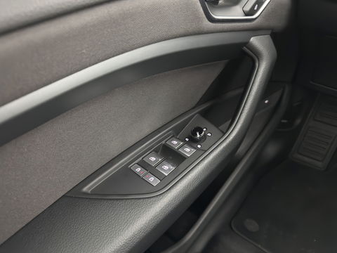 Audi e-tron 50 quattro Launch edition 71 kWh *DRIVE MOTOR AUDIBLE* [ 3-Fase ] {SOH-100%} Aut. *FULL-LED | DIGI-COCKPIT | NAVI-FULLMAP | HEATED-COMFORTSEATS | KEYLESS | AUDI-SOUND | KEYLESS | SHIFT-PADDLES | ECC | PDC | CRUISE | 20''ALU*