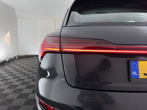 Audi e-tron 50 quattro Launch edition 71 kWh *DRIVE MOTOR AUDIBLE* [ 3-Fase ] {SOH-100%} Aut. *FULL-LED | DIGI-COCKPIT | NAVI-FULLMAP | HEATED-COMFORTSEATS | KEYLESS | AUDI-SOUND | KEYLESS | SHIFT-PADDLES | ECC | PDC | CRUISE | 20''ALU*