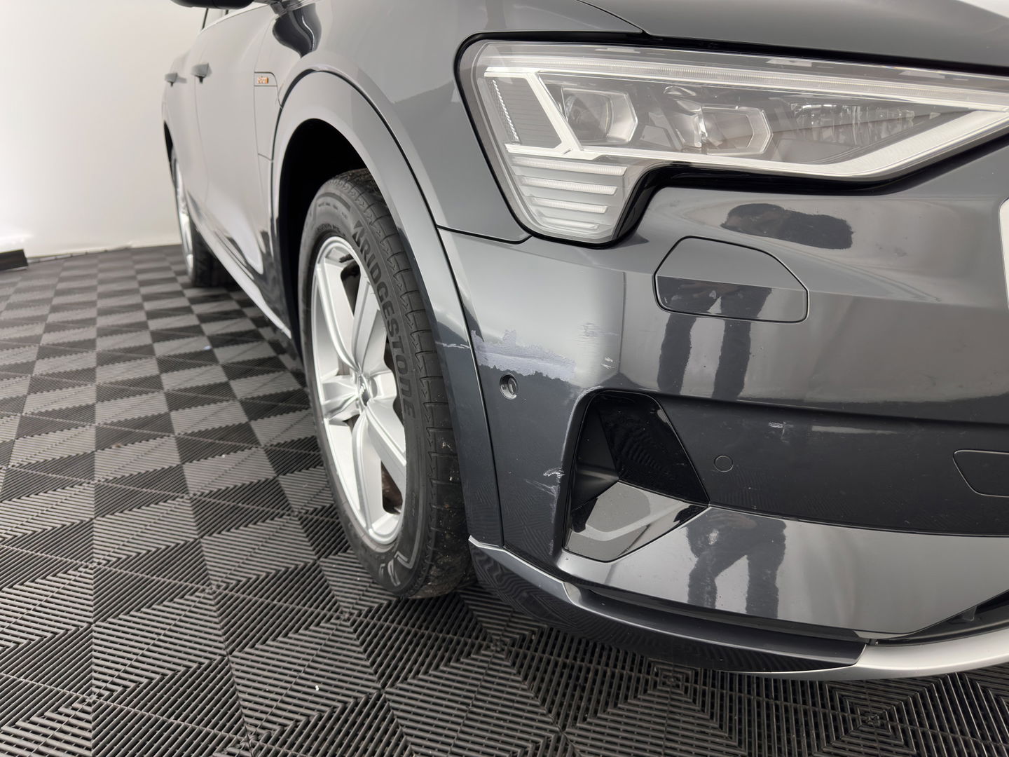 Audi e-tron 50 quattro Launch edition 71 kWh *DRIVE MOTOR AUDIBLE* [ 3-Fase ] {SOH-100%} Aut. *FULL-LED | DIGI-COCKPIT | NAVI-FULLMAP | HEATED-COMFORTSEATS | KEYLESS | AUDI-SOUND | KEYLESS | SHIFT-PADDLES | ECC | PDC | CRUISE | 20''ALU*