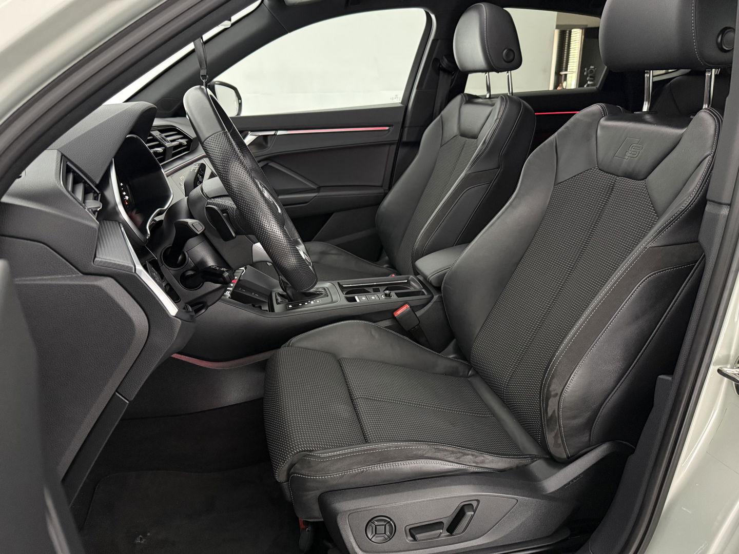 Audi Q3 Sportback 45 TFSI e S-Line | SOH 88% | Pano | Sfeer | Sonos | Virtual | Trekh. | Camera | Adap. Cruise | Stoelverw. | NAP