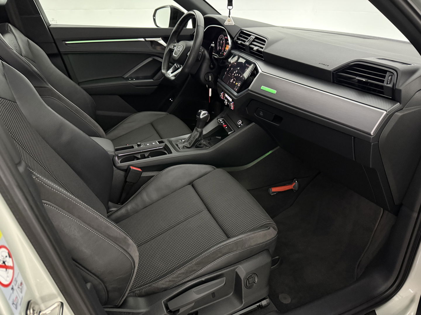 Audi Q3 Sportback 45 TFSI e S-Line | SOH 88% | Pano | Sfeer | Sonos | Virtual | Trekh. | Camera | Adap. Cruise | Stoelverw. | NAP