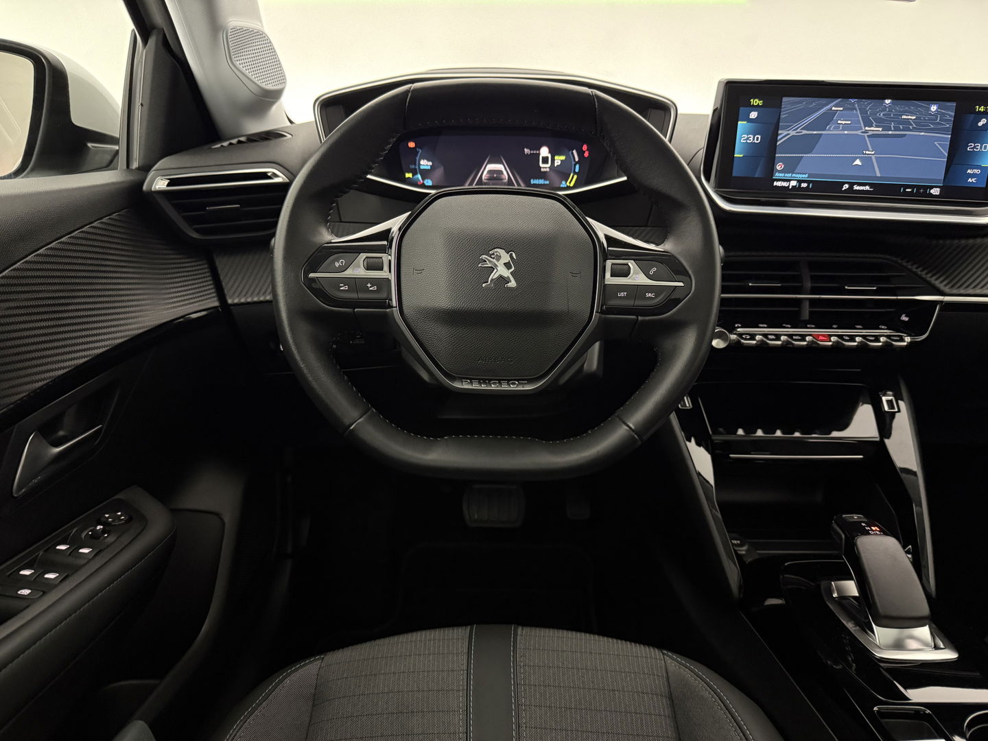 Peugeot 208 EV Allure 50 kWh | SOH 92% | Snelladen | Pano | 360° | Virtual | Carplay | Navi | Parkeersens. | NAP