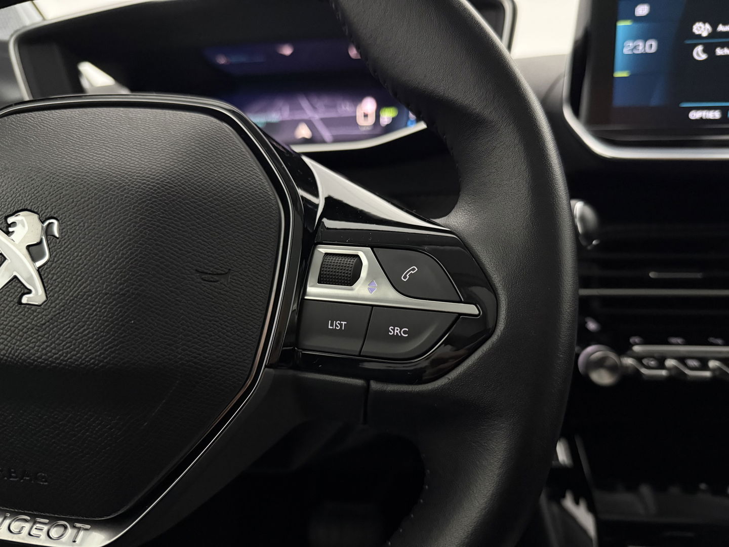 Peugeot 208 EV Allure 50 kWh | SOH 92% | Snelladen | Pano | 360° | Virtual | Carplay | Navi | Parkeersens. | NAP