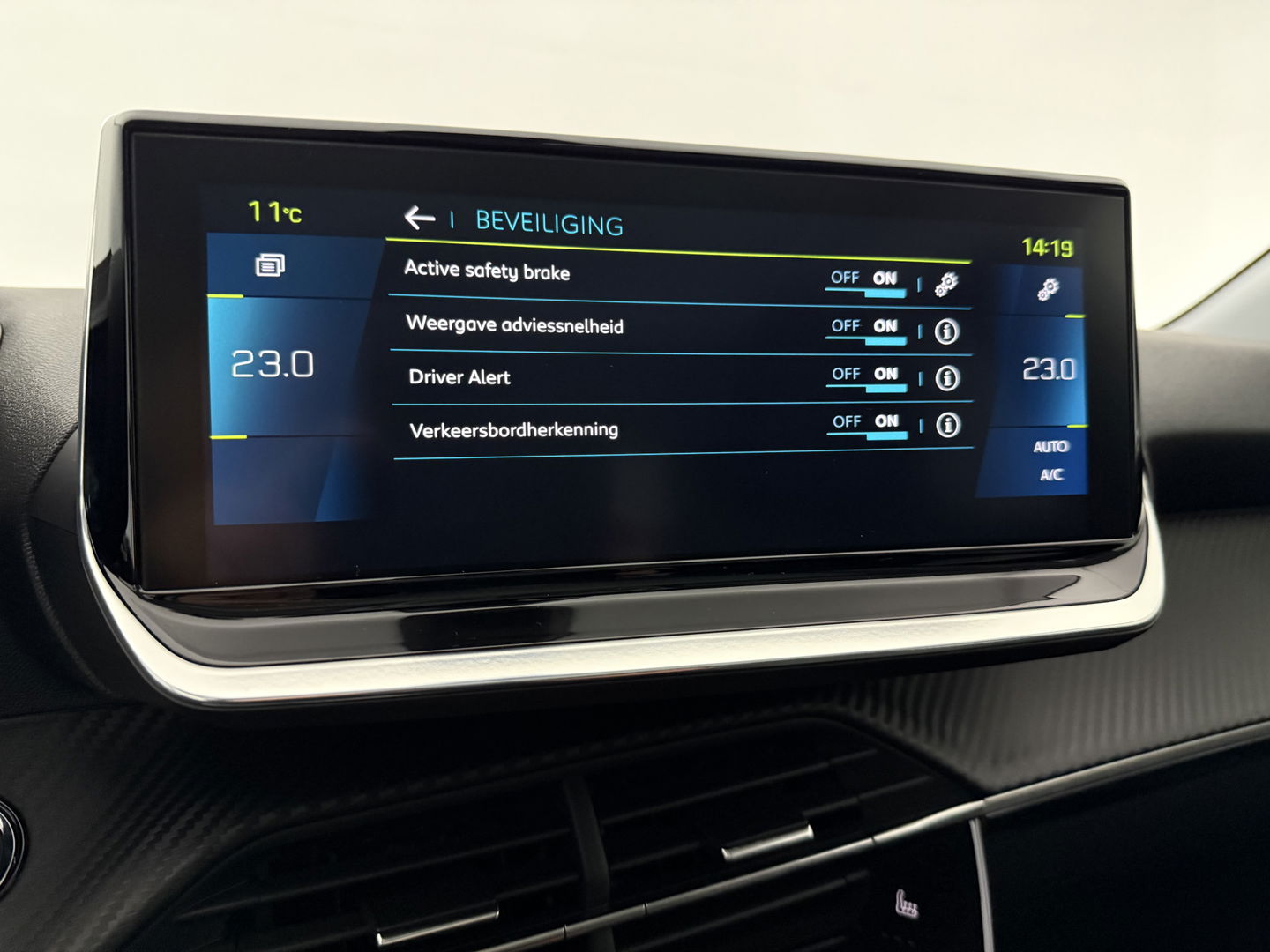 Peugeot 208 EV Allure 50 kWh | SOH 92% | Snelladen | Pano | 360° | Virtual | Carplay | Navi | Parkeersens. | NAP