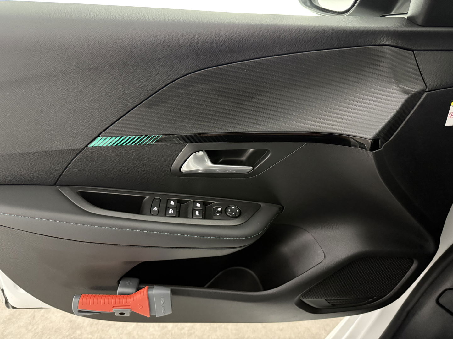 Peugeot 208 EV Allure 50 kWh | SOH 92% | Snelladen | Pano | 360° | Virtual | Carplay | Navi | Parkeersens. | NAP