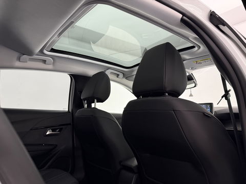 Peugeot 208 EV Allure 50 kWh | SOH 92% | Snelladen | Pano | 360° | Virtual | Carplay | Navi | Parkeersens. | NAP