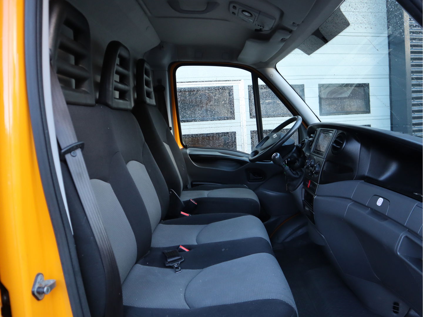 Iveco Daily 29L 15V 146pk Euro 5 L2H1 - Trekhaak - Camera - Cruise
