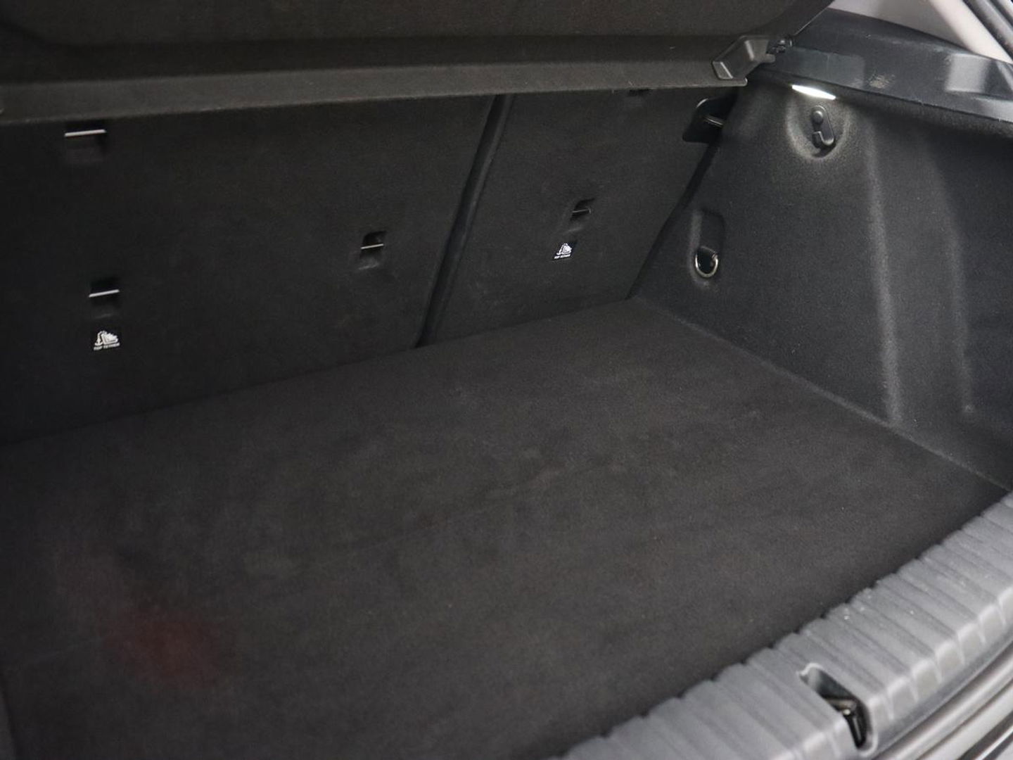 BMW 1-serie 118i Executive | Sport Line | Carplay | Sportstoelen | Full LED | Live Cockpit | Navigatie | Climate control | Parkeerhulp | Cruise control