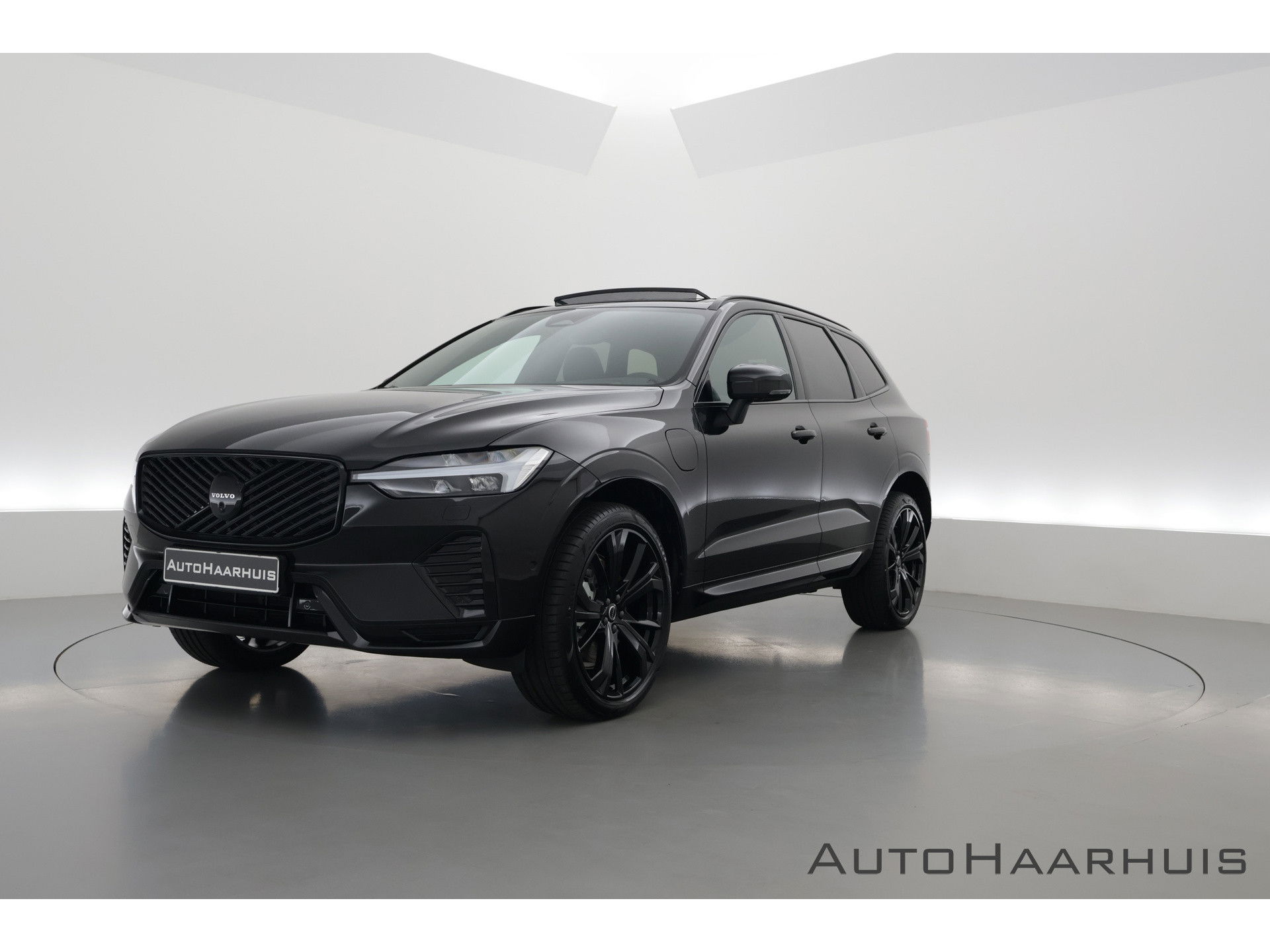Volvo XC60 T6 Plug-in hybrid Ultra Black Edition | Facelift | Pano | HUD | 360cam | Harman Kardon | Memory seats | Pilot Assist |
