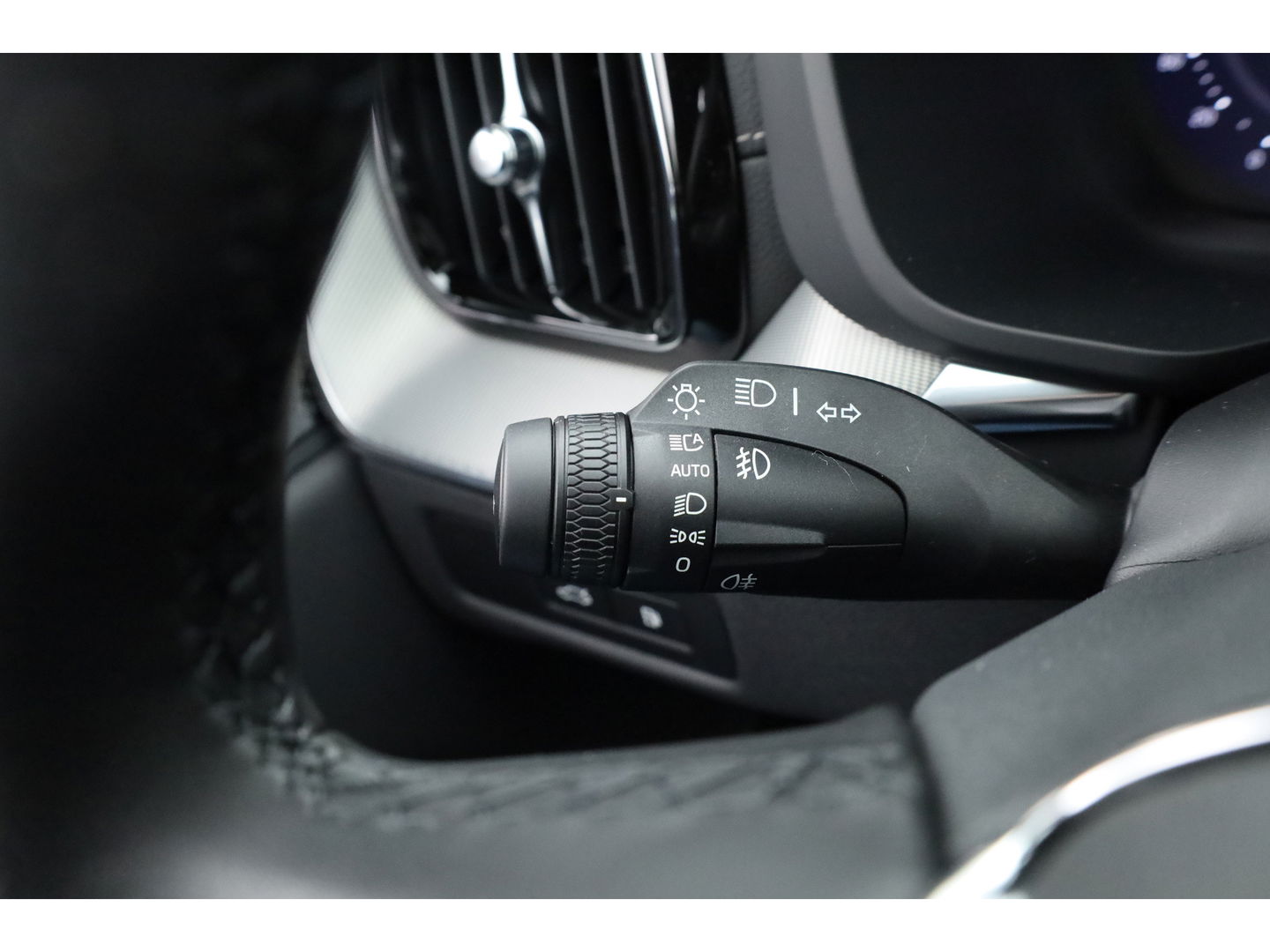 Volvo XC60 T6 Plug-in hybrid Ultra Black Edition | Facelift | Pano | HUD | 360cam | Harman Kardon | Memory seats | Pilot Assist |