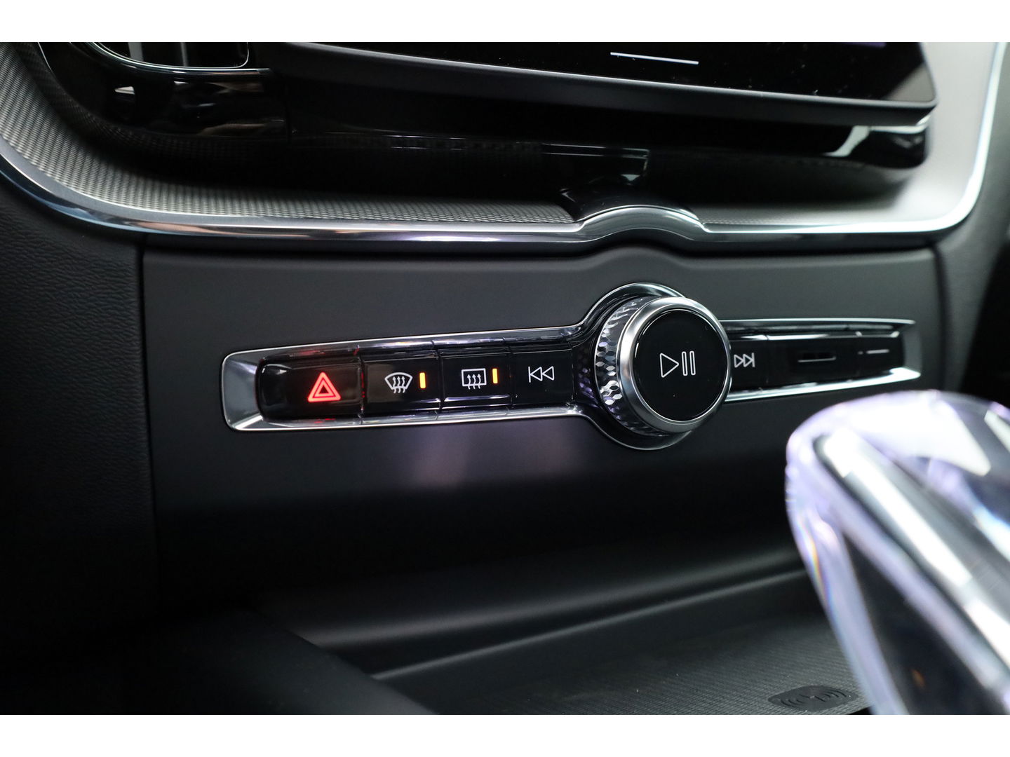 Volvo XC60 T6 Plug-in hybrid Ultra Black Edition | Facelift | Pano | HUD | 360cam | Harman Kardon | Memory seats | Pilot Assist |