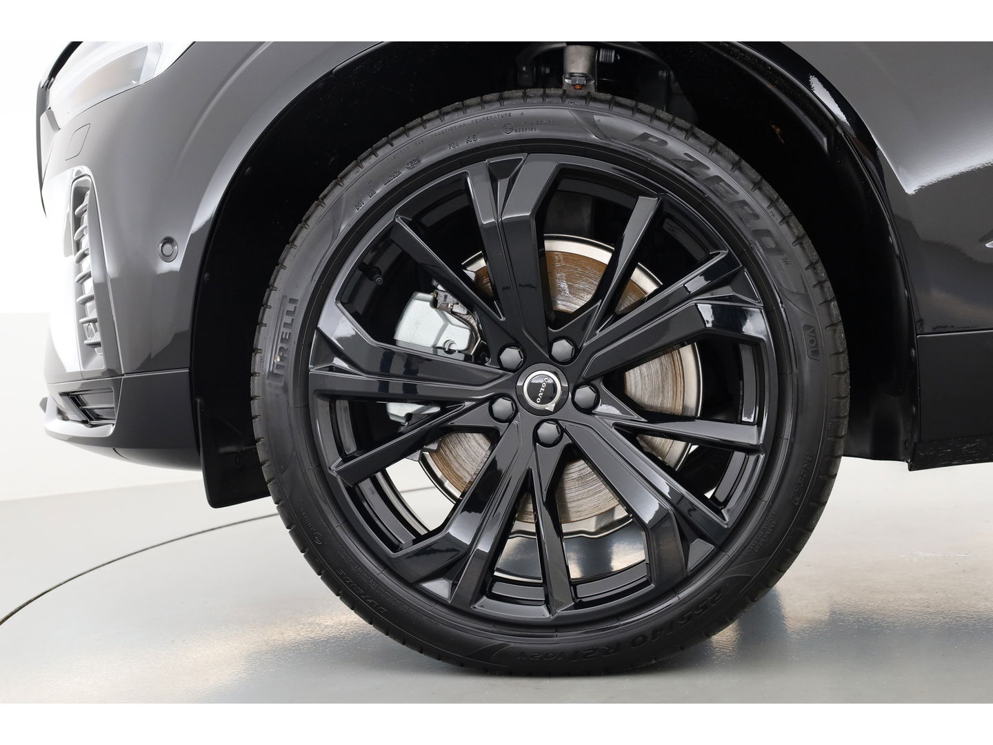 Volvo XC60 T6 Plug-in hybrid Ultra Black Edition | Facelift | Pano | HUD | 360cam | Harman Kardon | Memory seats | Pilot Assist |