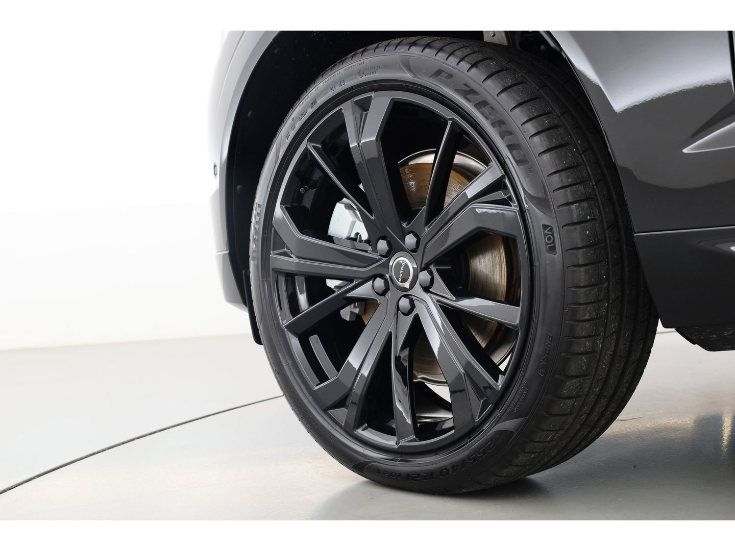 Volvo XC60 T6 Plug-in hybrid Ultra Black Edition | Facelift | Pano | HUD | 360cam | Harman Kardon | Memory seats | Pilot Assist |