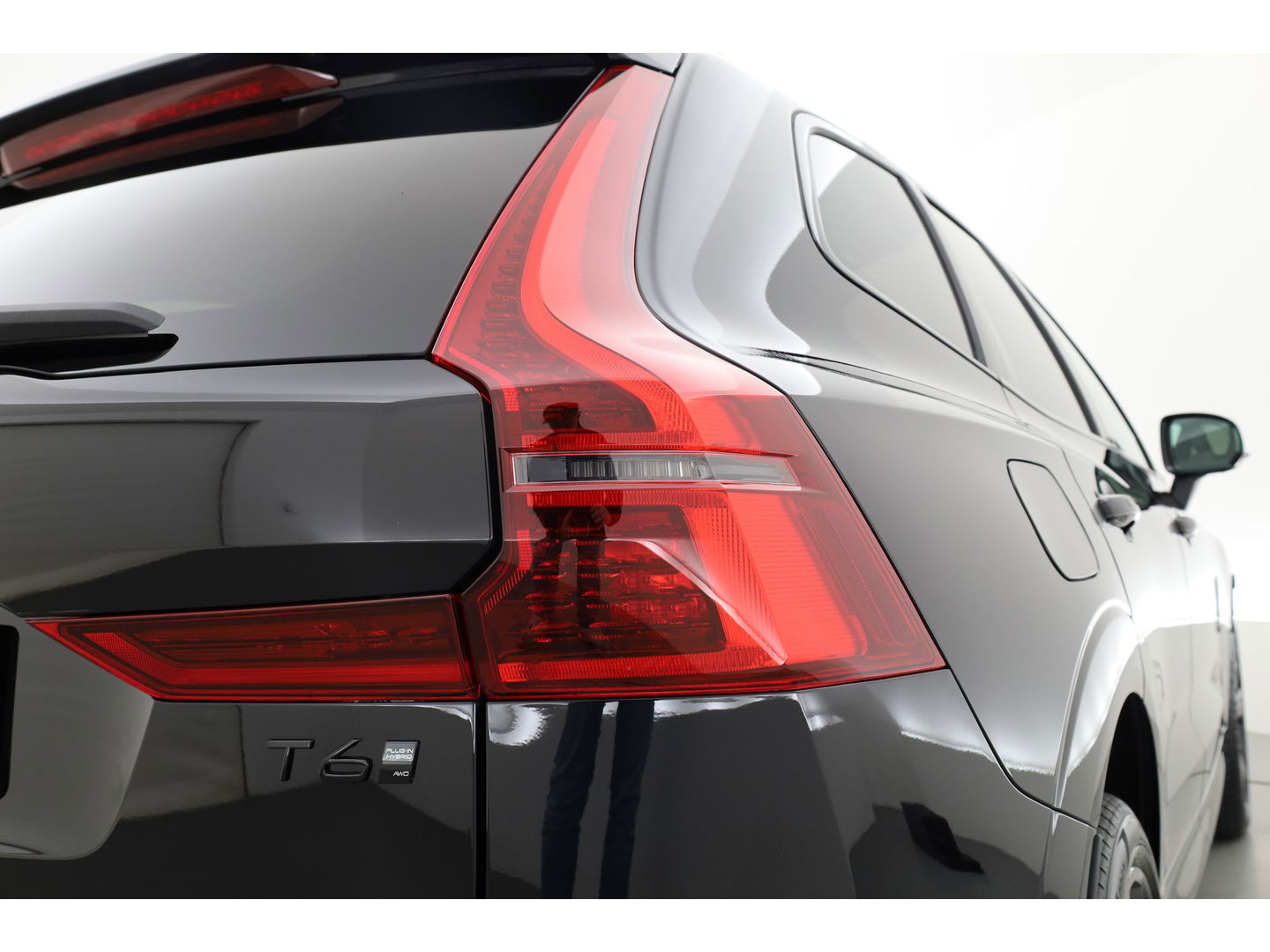 Volvo XC60 T6 Plug-in hybrid Ultra Black Edition | Facelift | Pano | HUD | 360cam | Harman Kardon | Memory seats | Pilot Assist |