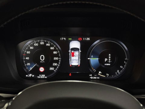 Volvo XC60 2.0 Recharge T6 AWD R-Design Pano H/K HUD Trekh.