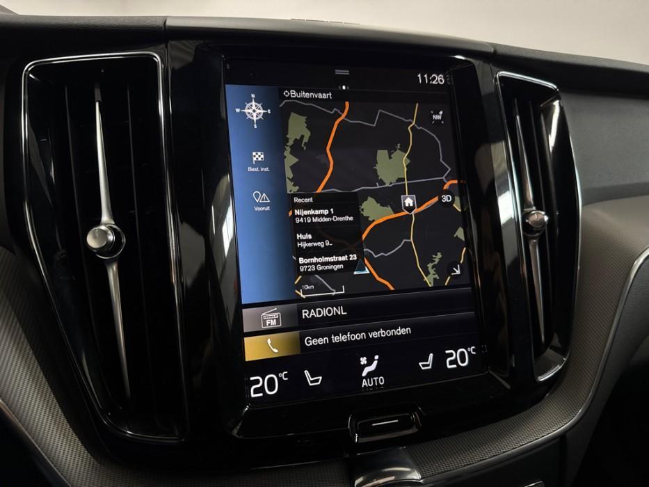 Volvo XC60 2.0 Recharge T6 AWD R-Design Pano H/K HUD Trekh.