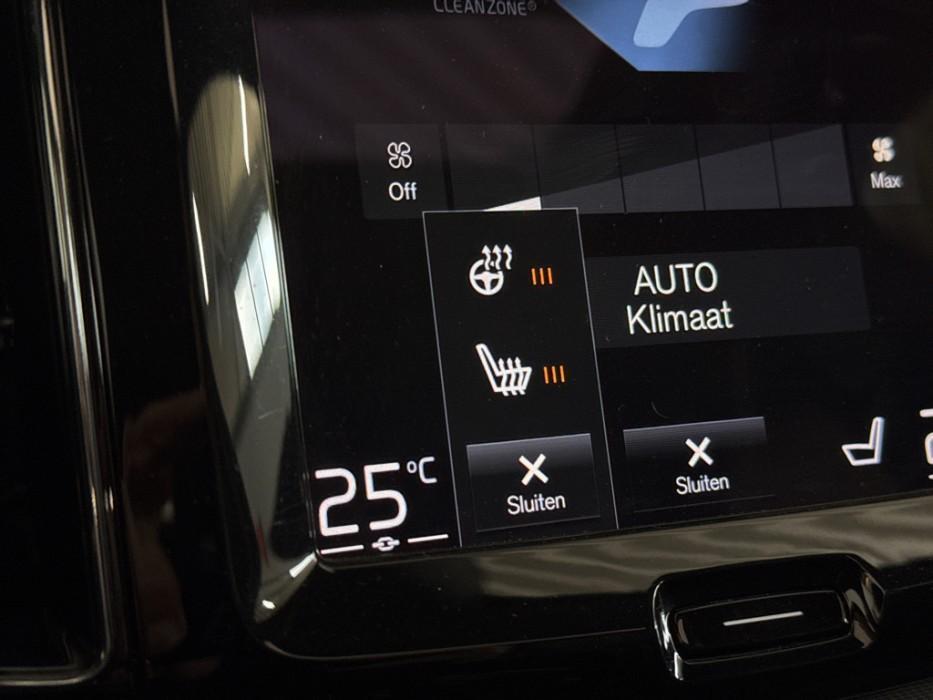 Volvo XC60 2.0 Recharge T6 AWD R-Design Pano H/K HUD Trekh.