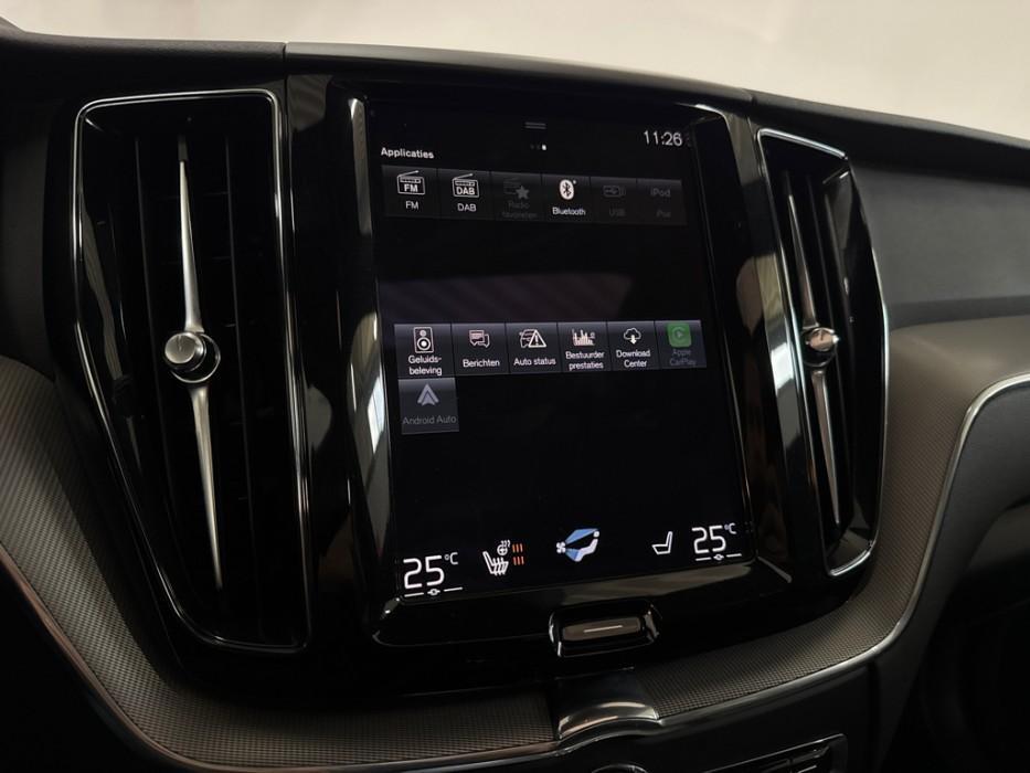 Volvo XC60 2.0 Recharge T6 AWD R-Design Pano H/K HUD Trekh.