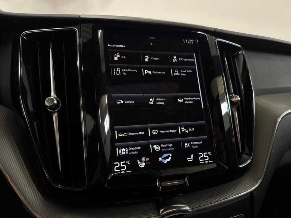 Volvo XC60 2.0 Recharge T6 AWD R-Design Pano H/K HUD Trekh.