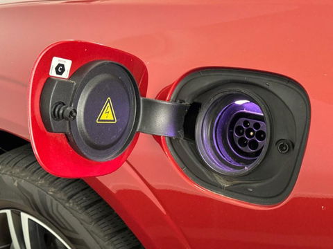 Volvo XC60 2.0 Recharge T6 AWD R-Design Pano H/K HUD Trekh.