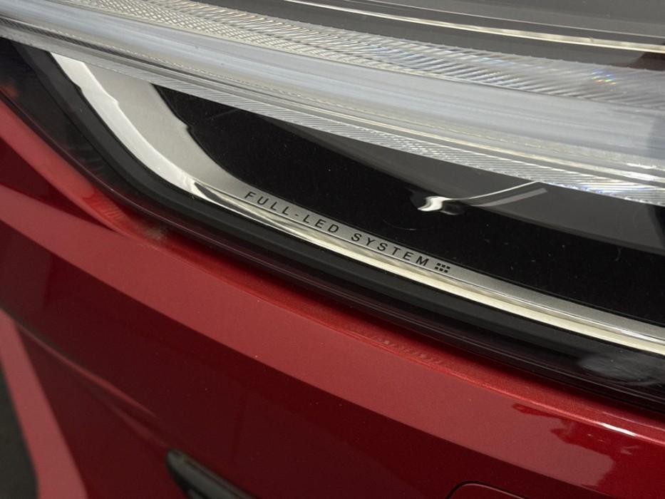 Volvo XC60 2.0 Recharge T6 AWD R-Design Pano H/K HUD Trekh.