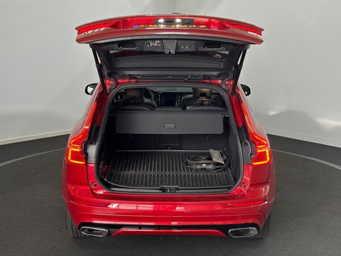 Volvo XC60 2.0 Recharge T6 AWD R-Design Pano H/K HUD Trekh.