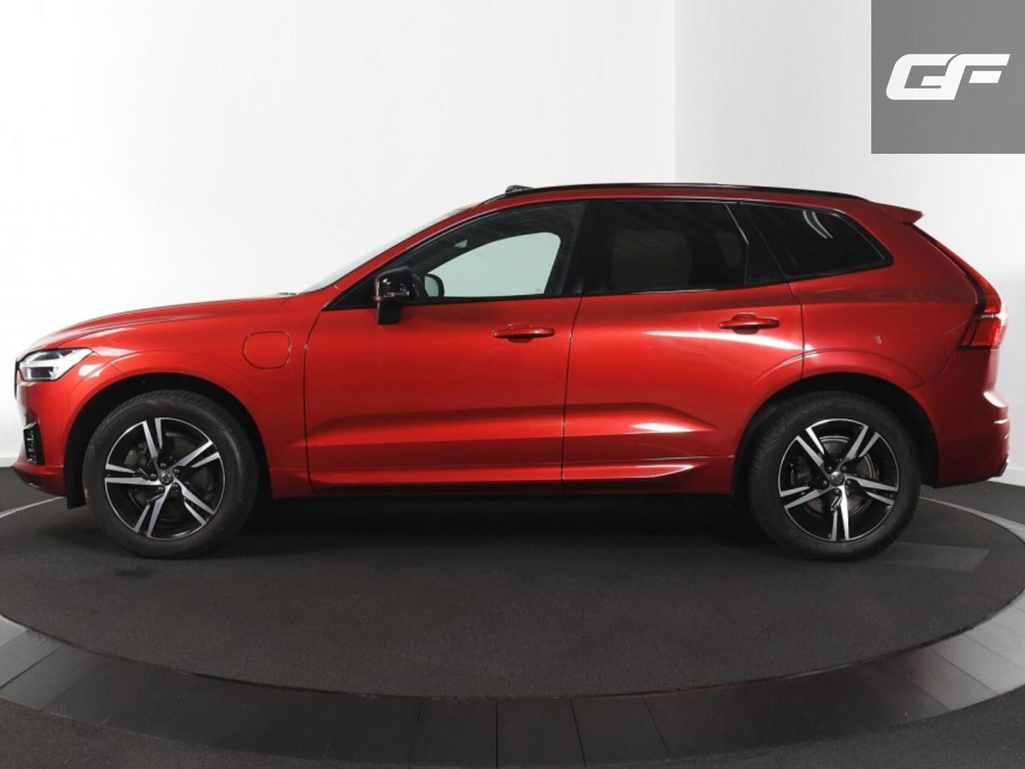 Volvo XC60 2.0 Recharge T6 AWD R-Design Pano H/K HUD Trekh.