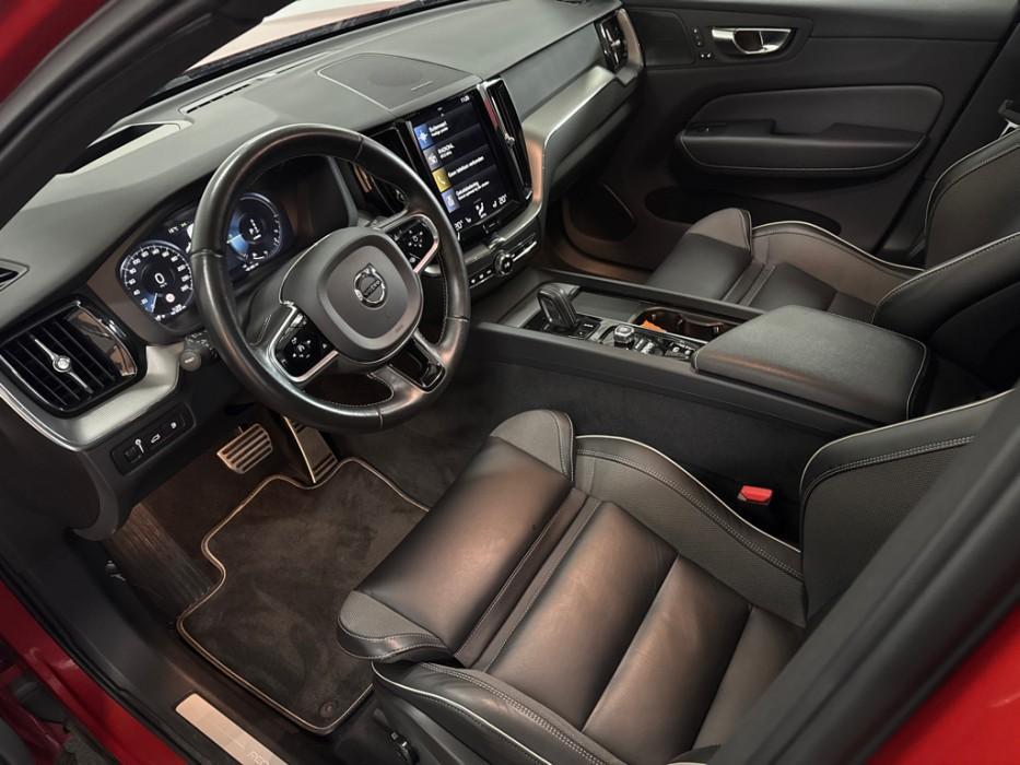 Volvo XC60 2.0 Recharge T6 AWD R-Design Pano H/K HUD Trekh.