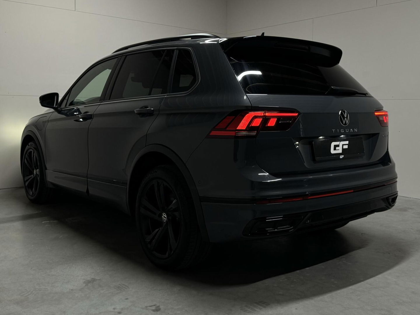 Volkswagen Tiguan 1.4 TSI eHybrid Black Style R-Line Pano Sfeer Trekh.