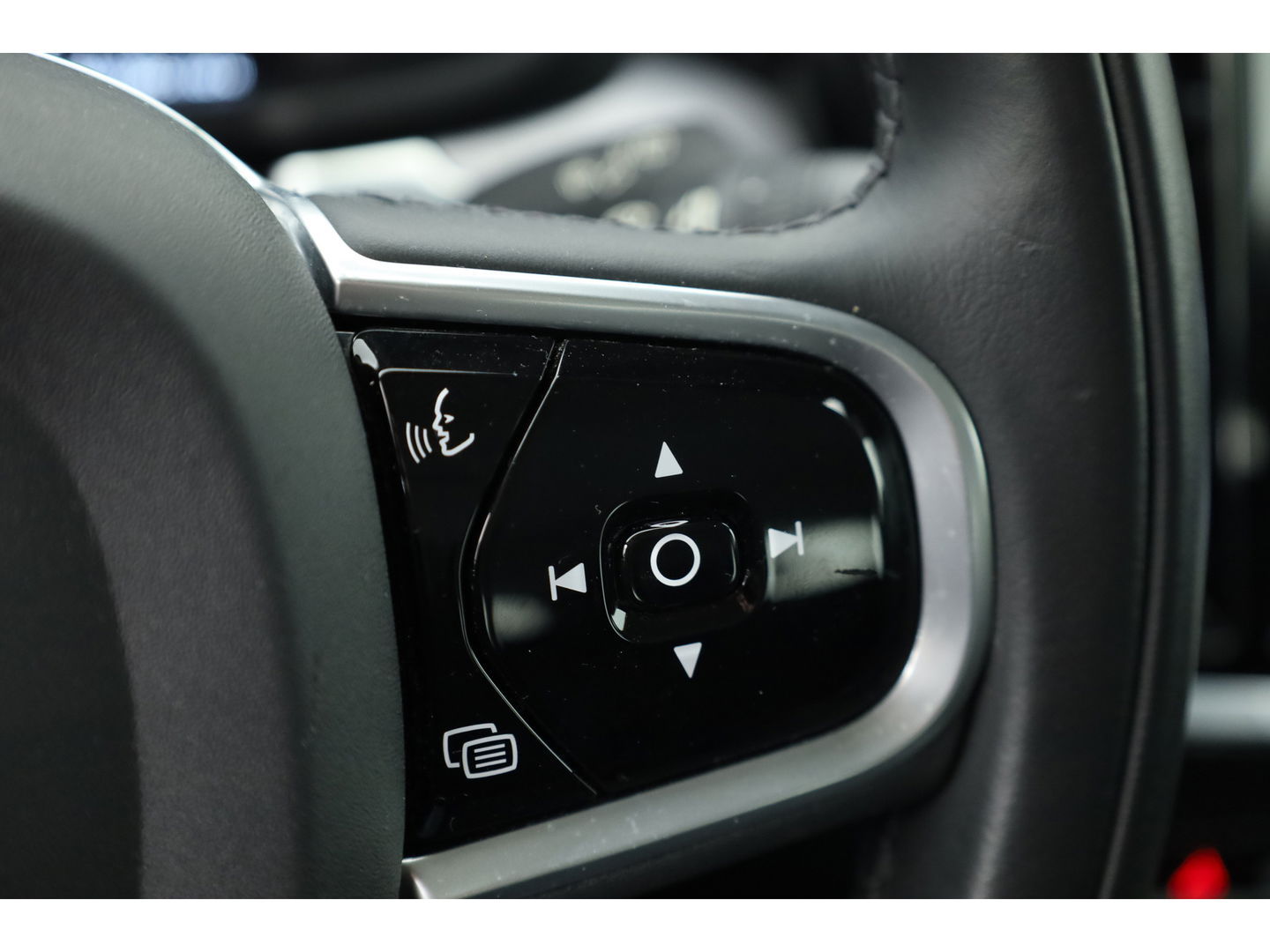 Volvo V60 2.0 T6 Recharge AWD R-Design Expression | Stoel- Stoelverwarming | Trekhaak | Apple Carplay |