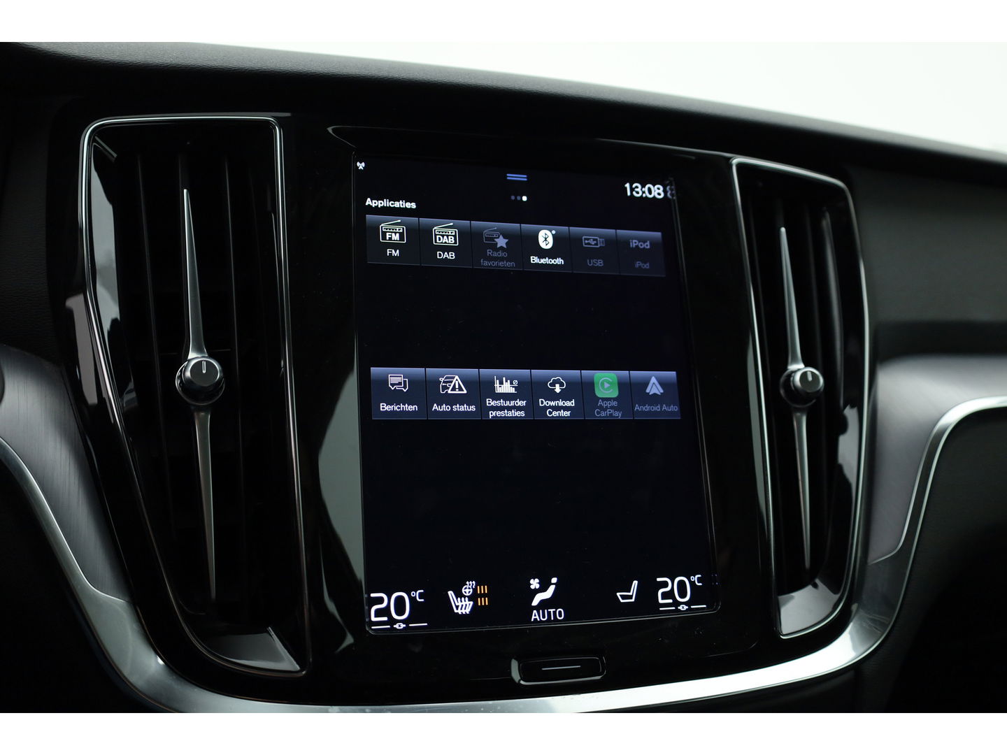 Volvo V60 2.0 T6 Recharge AWD R-Design Expression | Stoel- Stoelverwarming | Trekhaak | Apple Carplay |