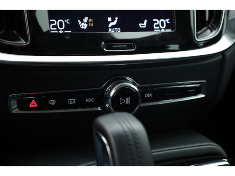 Volvo V60 2.0 T6 Recharge AWD R-Design Expression | Stoel- Stoelverwarming | Trekhaak | Apple Carplay |
