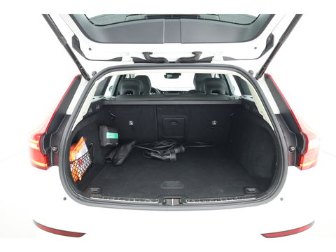 Volvo V60 2.0 T6 Recharge AWD R-Design Expression | Stoel- Stoelverwarming | Trekhaak | Apple Carplay |