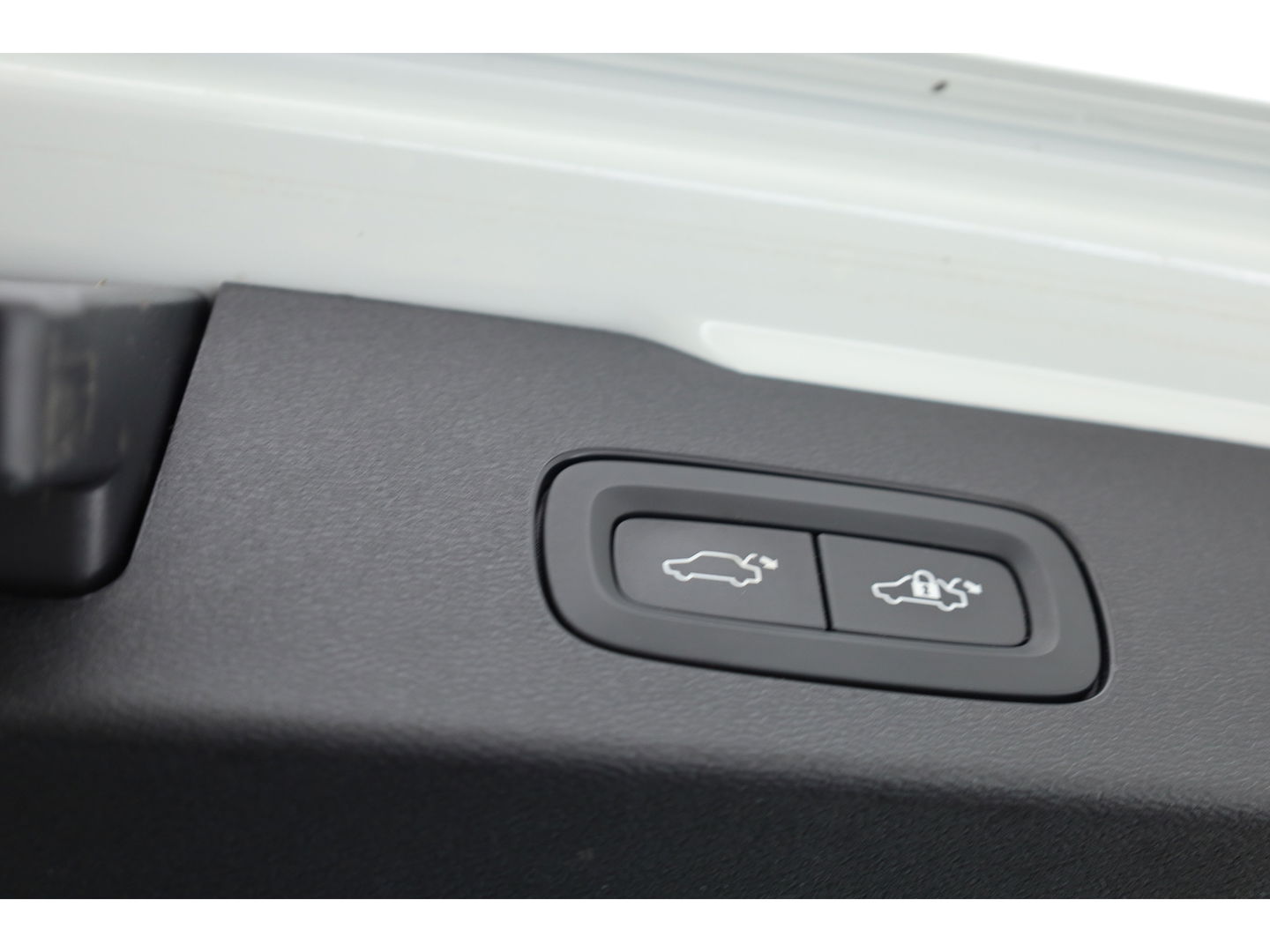 Volvo V60 2.0 T6 Recharge AWD R-Design Expression | Stoel- Stoelverwarming | Trekhaak | Apple Carplay |