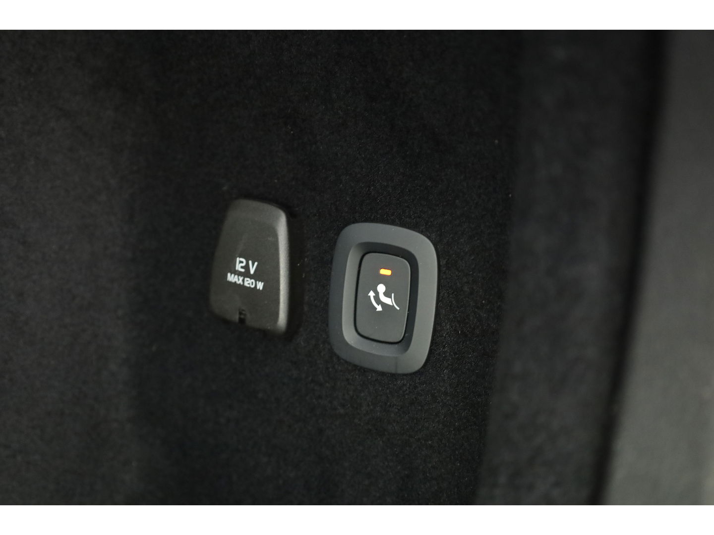 Volvo V60 2.0 T6 Recharge AWD R-Design Expression | Stoel- Stoelverwarming | Trekhaak | Apple Carplay |