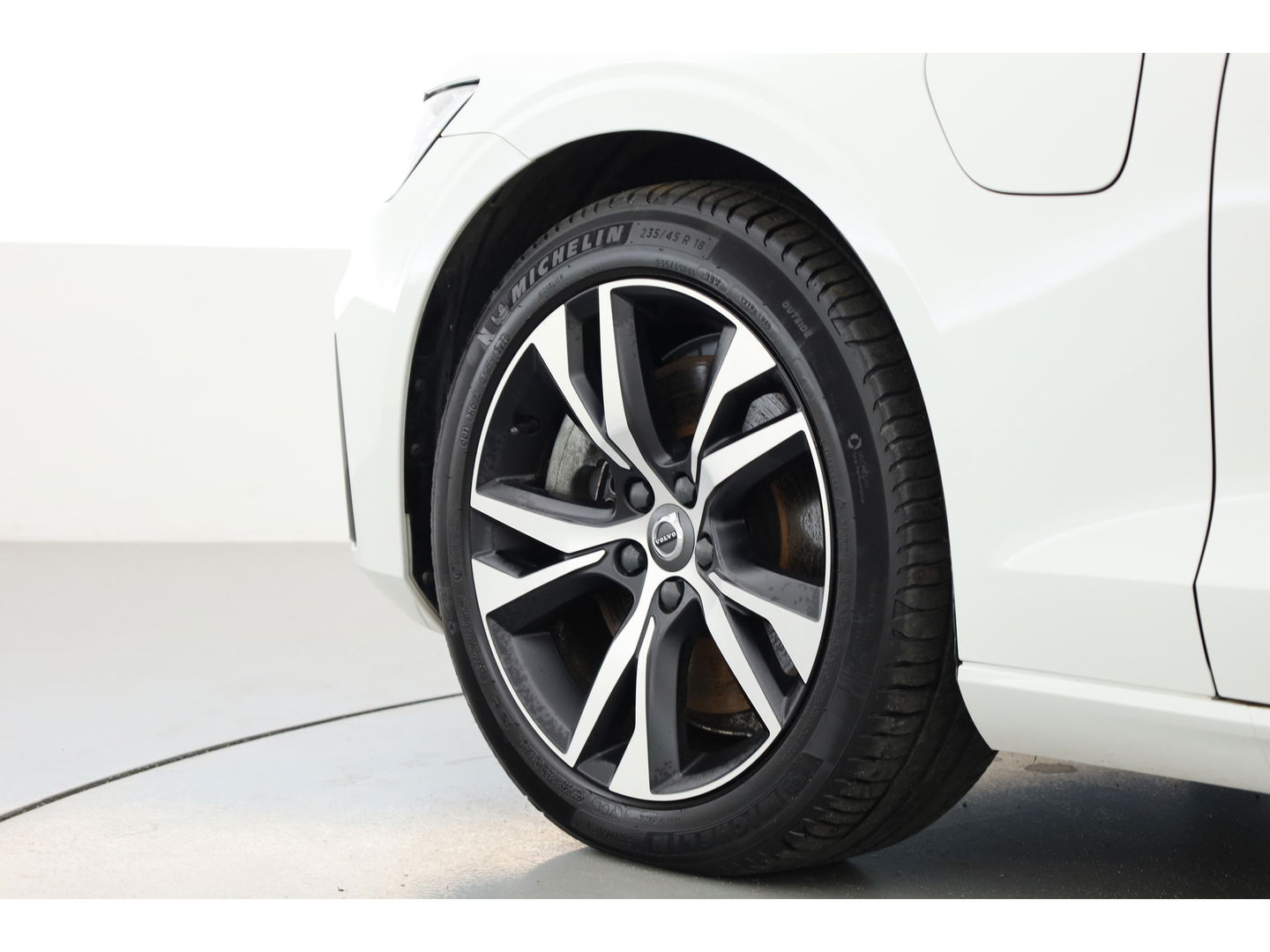 Volvo V60 2.0 T6 Recharge AWD R-Design Expression | Stoel- Stoelverwarming | Trekhaak | Apple Carplay |