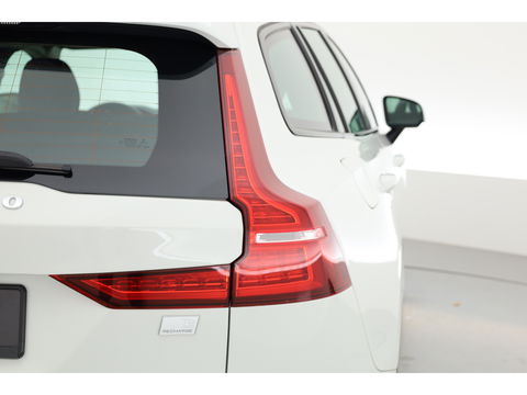 Volvo V60 2.0 T6 Recharge AWD R-Design Expression | Stoel- Stoelverwarming | Trekhaak | Apple Carplay |