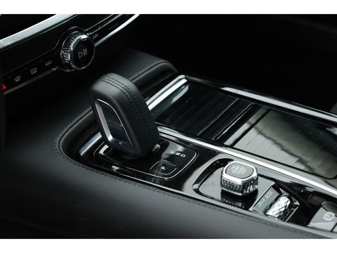 Volvo V60 2.0 T6 Recharge AWD R-Design Expression | Stoel- Stoelverwarming | Trekhaak | Apple Carplay |
