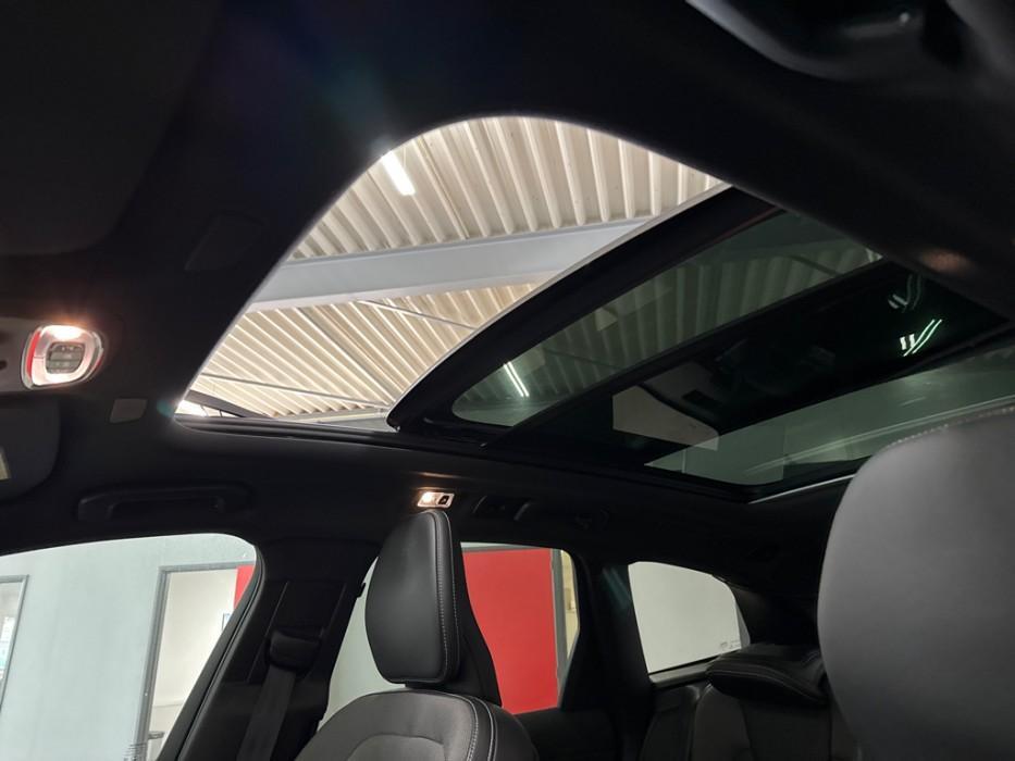 Volvo XC60 2.0 Recharge T6 AWD R-Design Pano H/K HUD Trekh.