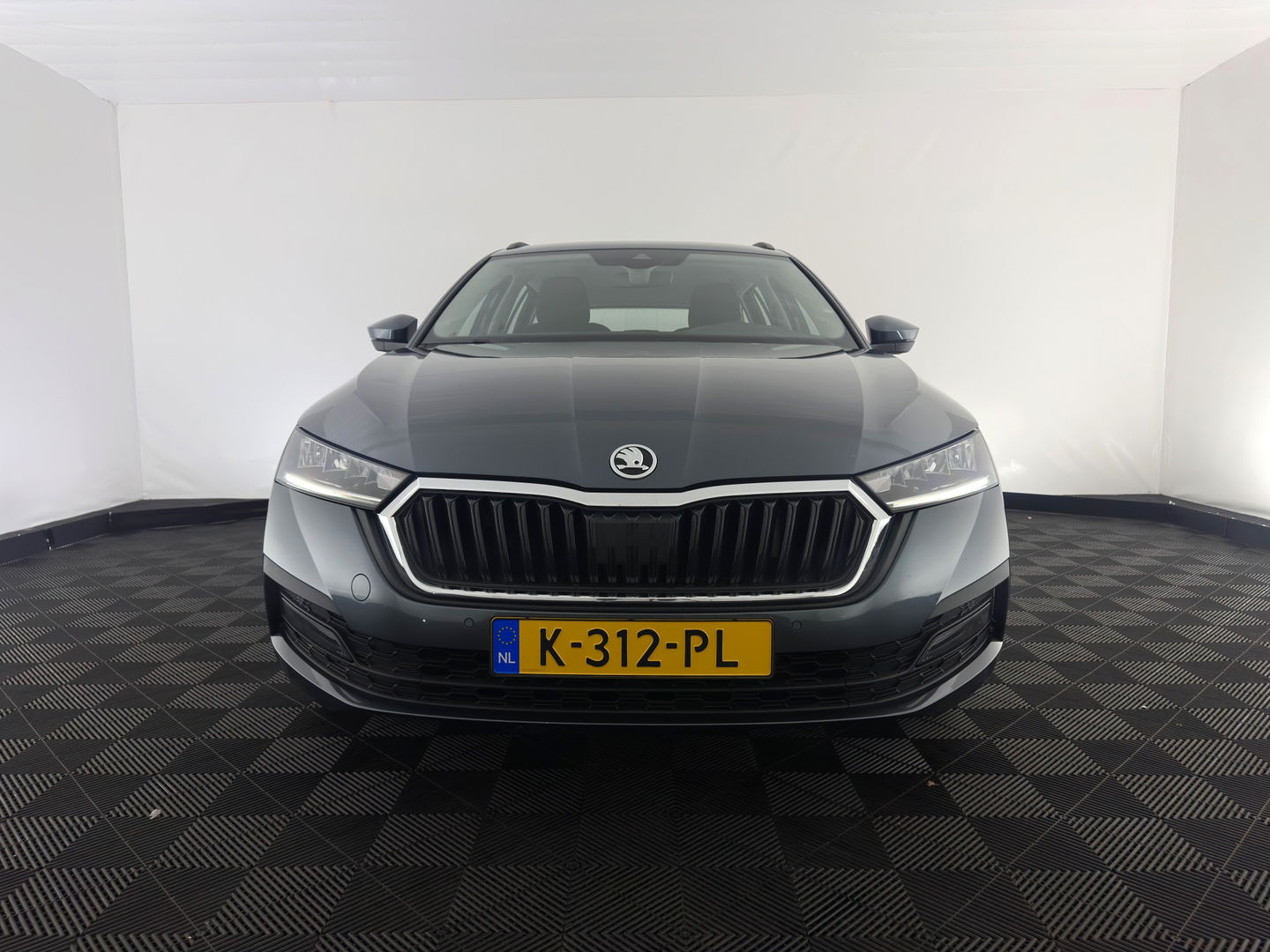 Škoda Octavia Combi 1.4 TSI iV PHEV Business Edition (INCL.BTW) *FULL-LED | DIGI-COCKPIT | NAVI-FULLMAP | COMFORT-SEATS | KEYLESS | ECC | PDC | CRUISE | 18''ALU*