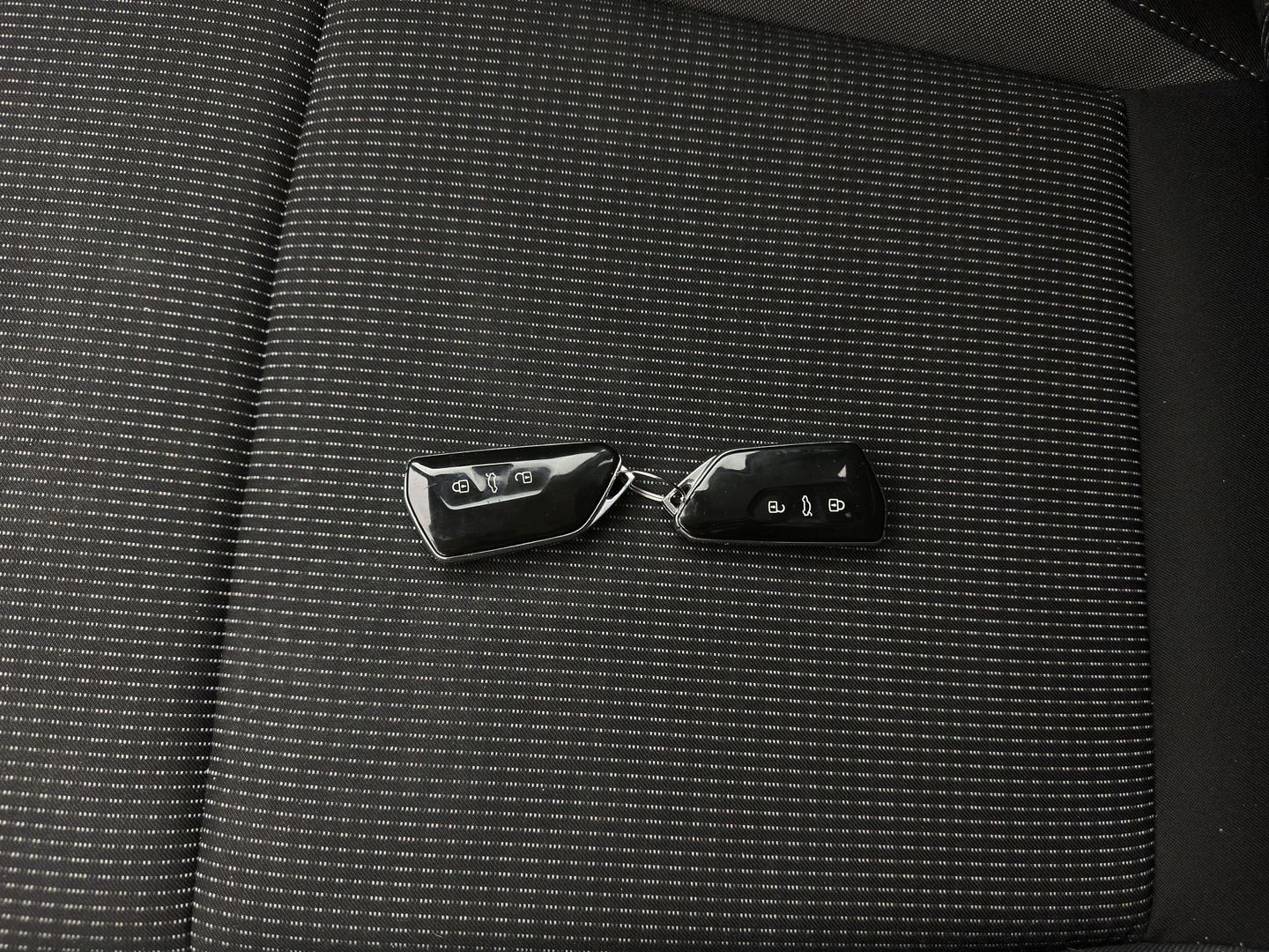 Škoda Octavia Combi 1.4 TSI iV PHEV Business Edition (INCL.BTW) *FULL-LED | DIGI-COCKPIT | NAVI-FULLMAP | COMFORT-SEATS | KEYLESS | ECC | PDC | CRUISE | 18''ALU*