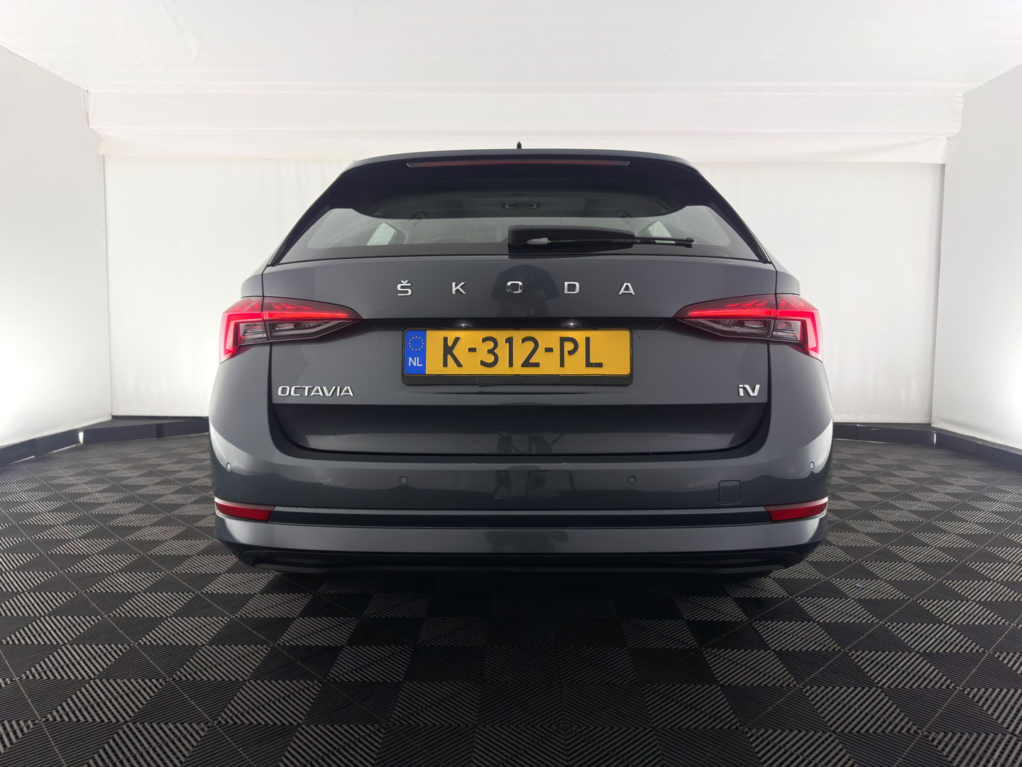 Škoda Octavia Combi 1.4 TSI iV PHEV Business Edition (INCL.BTW) *FULL-LED | DIGI-COCKPIT | NAVI-FULLMAP | COMFORT-SEATS | KEYLESS | ECC | PDC | CRUISE | 18''ALU*